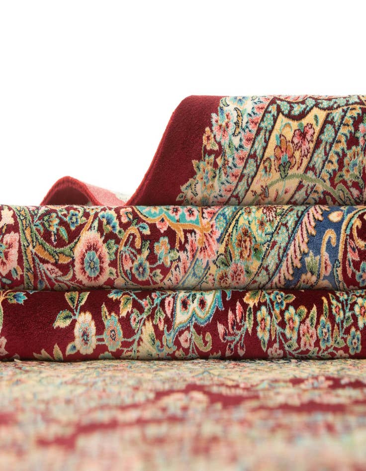 Detail image of 6' 6 x 9' 7 Ghom Design Rug