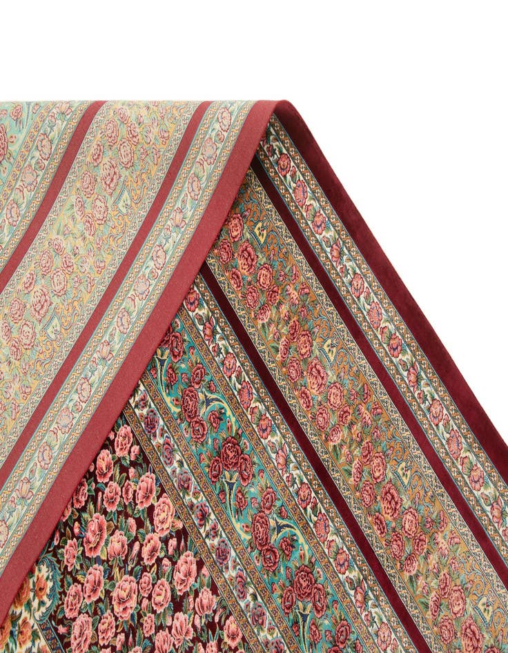 Detail image of 6' 6 x 9' 7 Ghom Design Rug