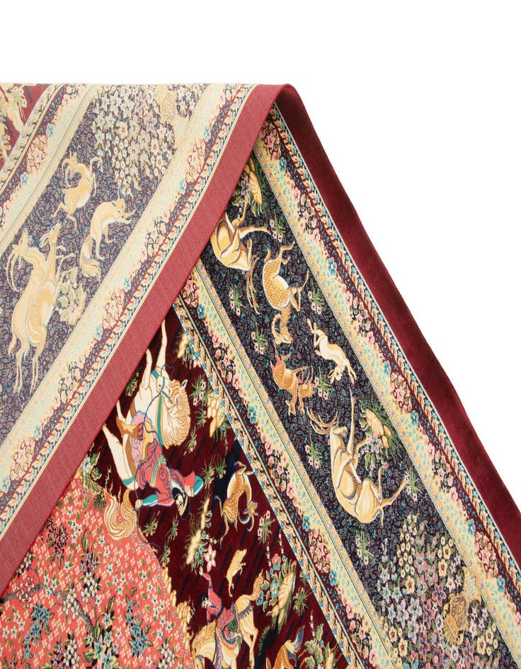 Detail image of 6' 6 x 9' 9 Ghom Design Rug