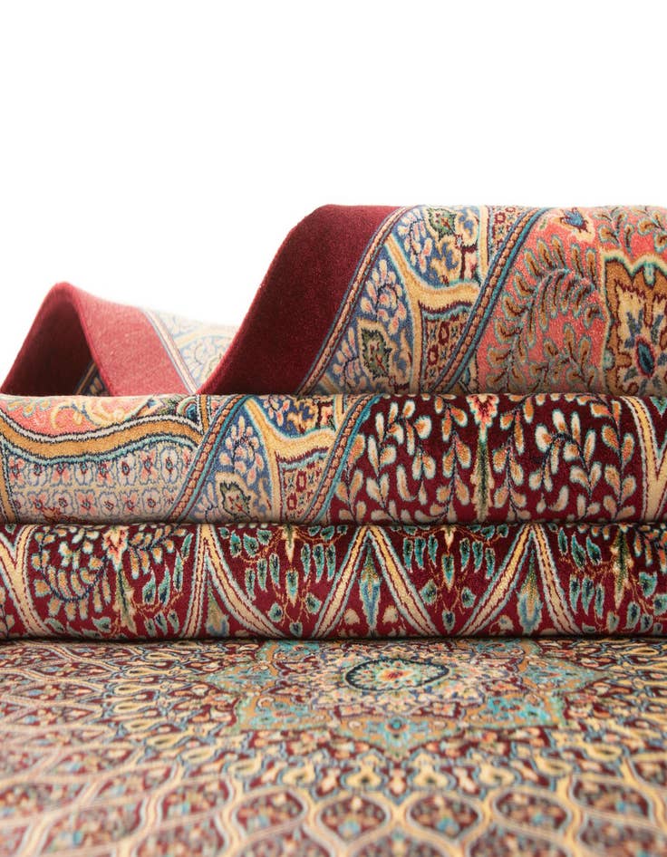 Detail image of 6' 6 x 9' 6 Ghom Design Rug