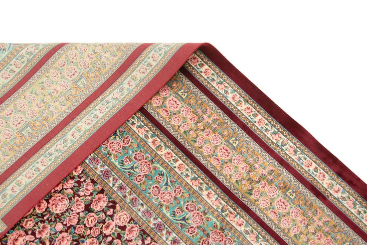 Detail image of 6' 6 x 9' 8 Ghom Design Rug