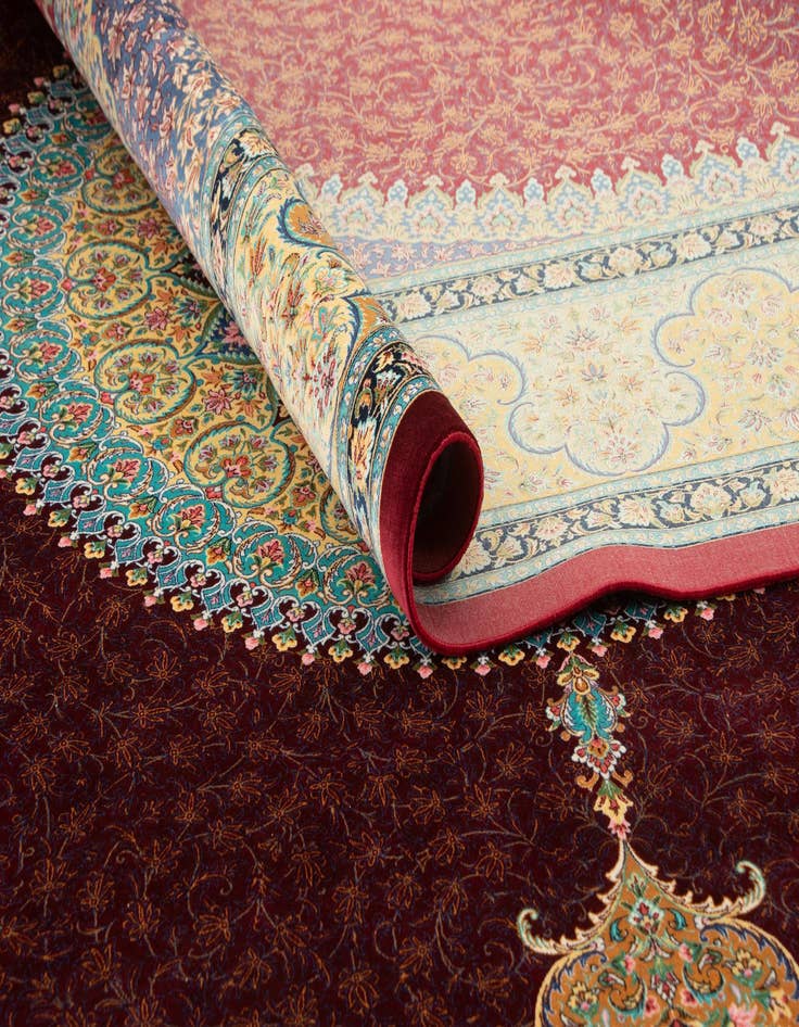Detail image of 6' 6 x 9' 8 Ghom Design Rug