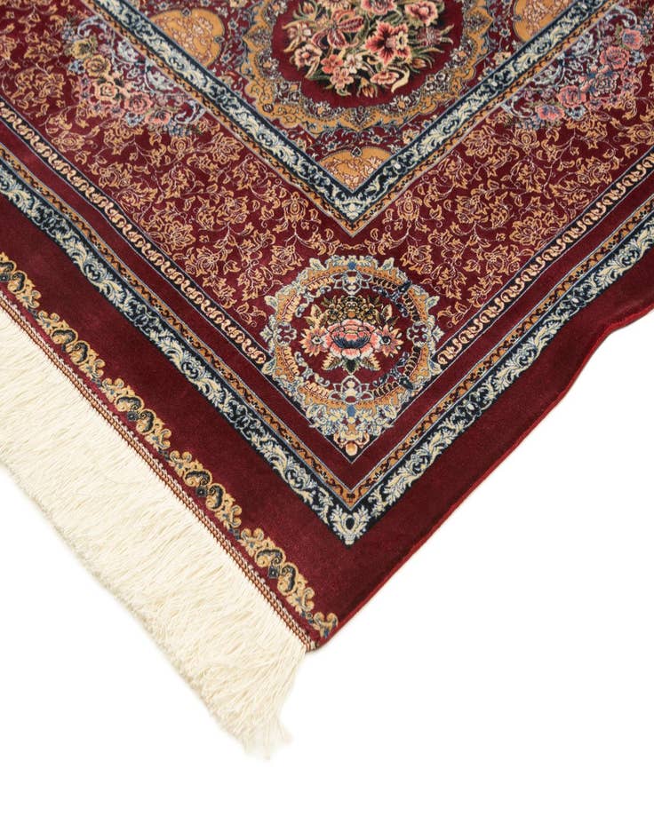 Detail image of 6' 6 x 9' 7 Ghom Design Rug