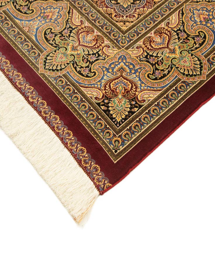 Detail image of 6' 5 x 9' 7 Ghom Design Rug
