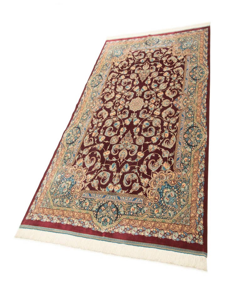 Detail image of 6' 6 x 9' 7 Ghom Design Rug