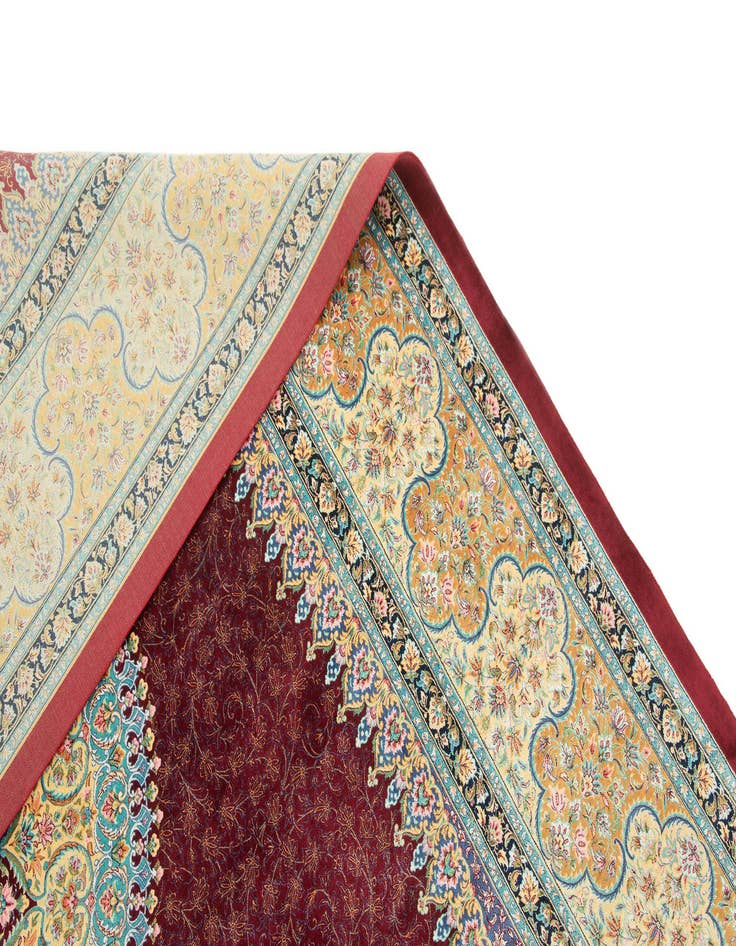 Detail image of 6' 5 x 9' 7 Ghom Design Rug