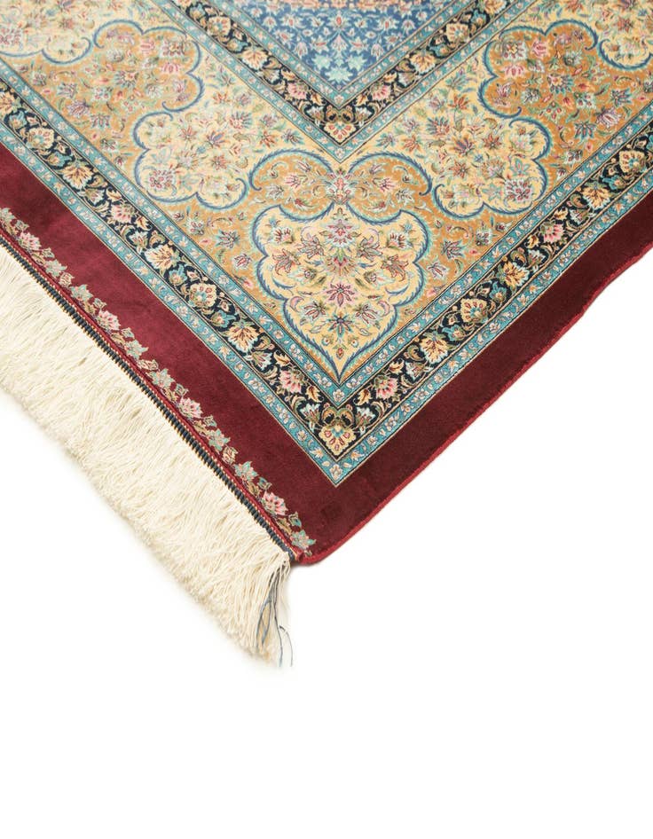 Detail image of 6' 5 x 9' 7 Ghom Design Rug