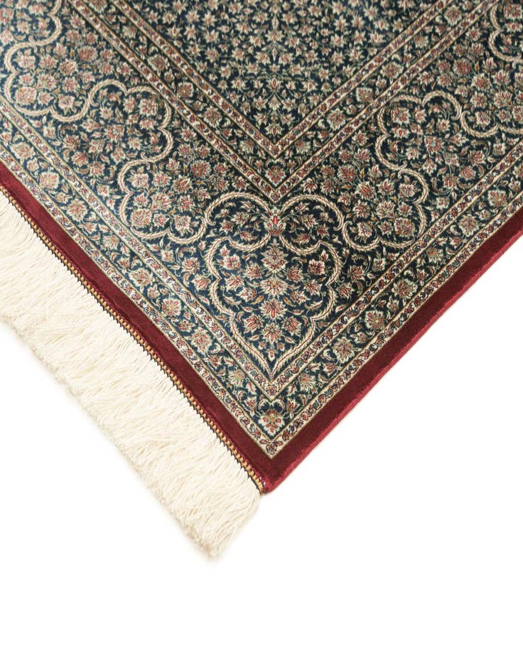 Detail image of 4' 9 x 7' 4 Ghom Design Rug