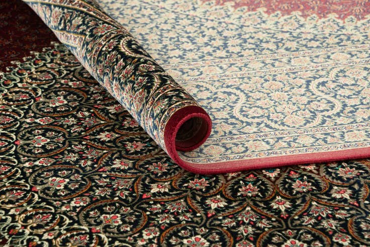 Detail image of 4' 9 x 7' 4 Ghom Design Rug