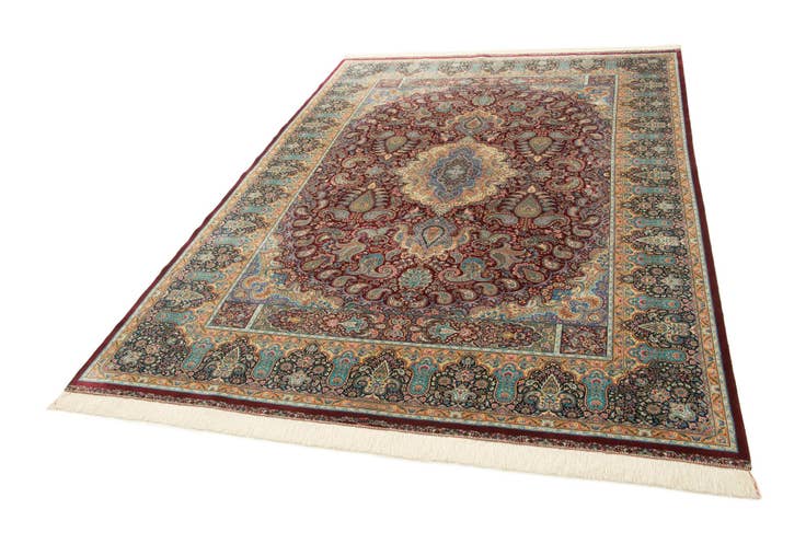 Detail image of 6' 6 x 9' 7 Ghom Design Rug