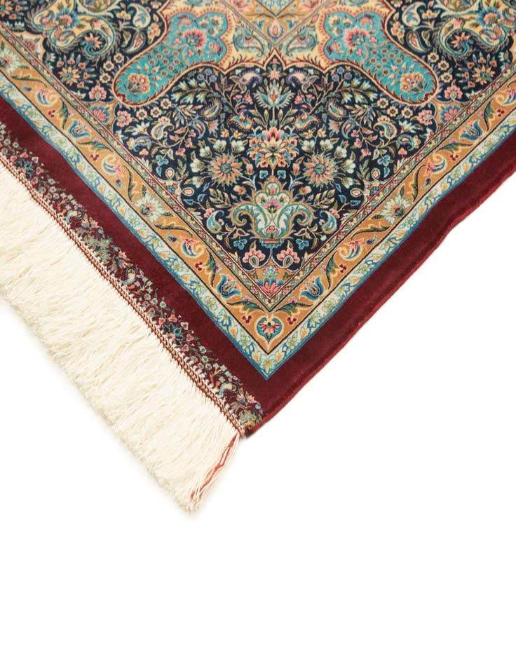 Detail image of 6' 6 x 9' 7 Ghom Design Rug