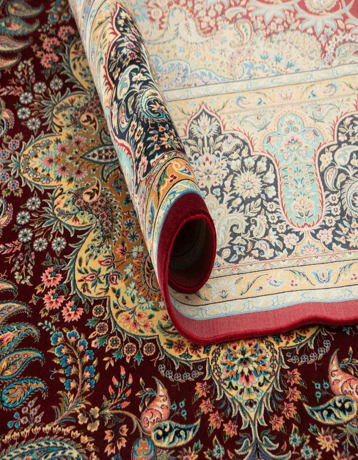Detail image of 6' 6 x 9' 7 Ghom Design Rug