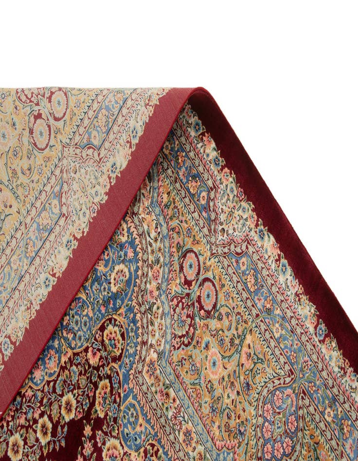 Detail image of 6' 6 x 9' 8 Ghom Design Rug