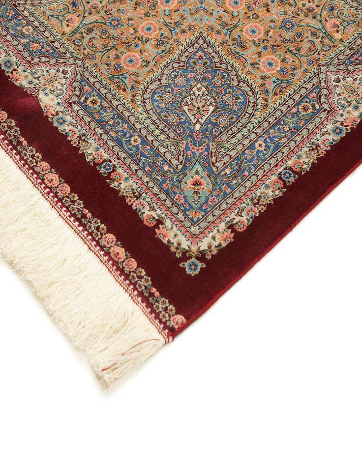 Detail image of 6' 6 x 9' 8 Ghom Design Rug