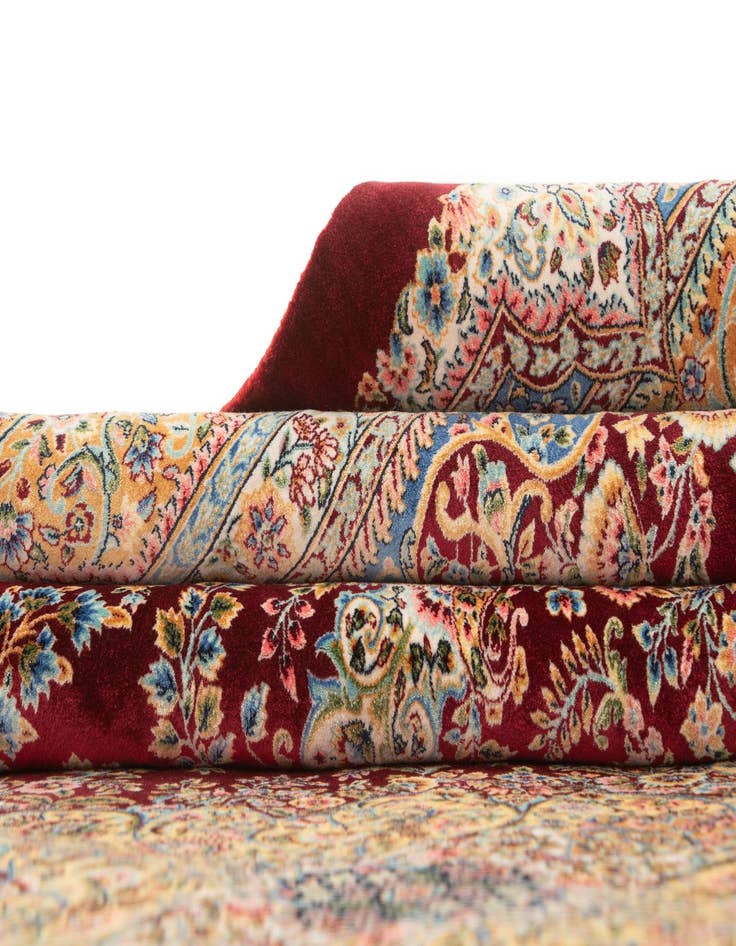 Detail image of 6' 6 x 9' 8 Ghom Design Rug