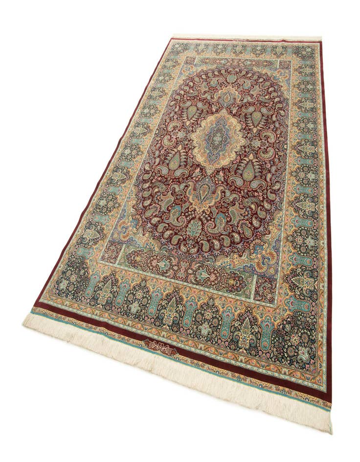 Detail image of 6' 6 x 9' 7 Ghom Design Rug