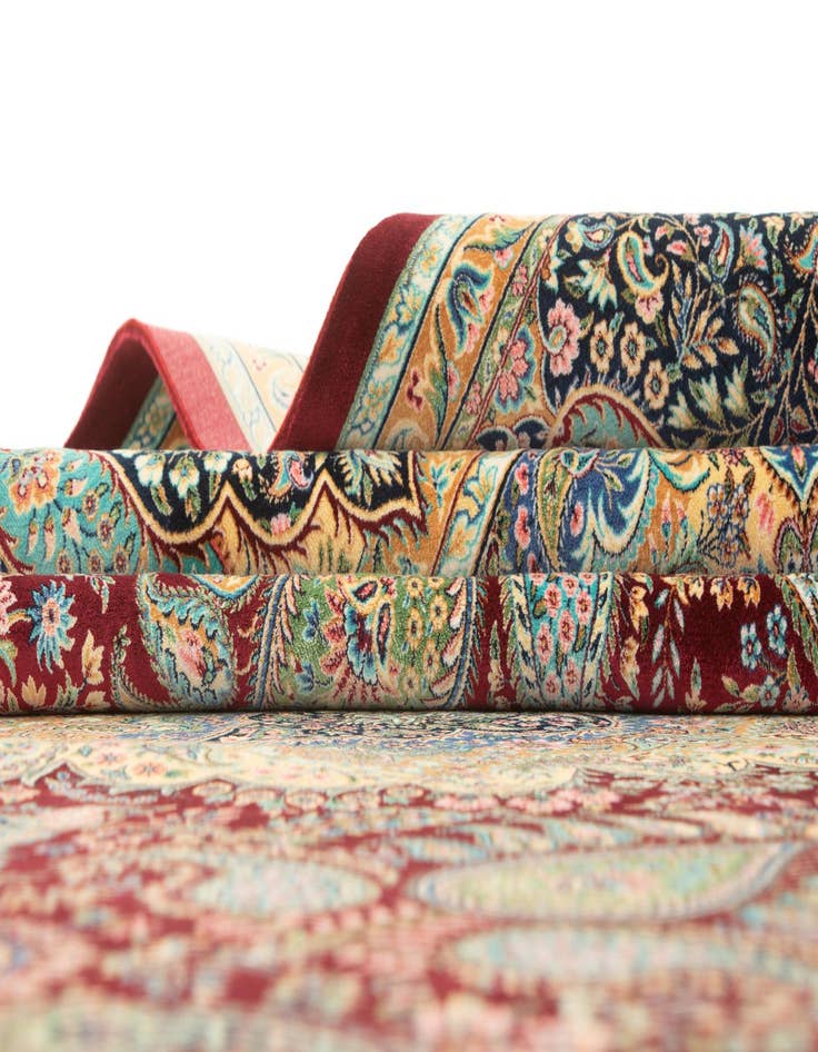 Detail image of 6' 6 x 9' 7 Ghom Design Rug