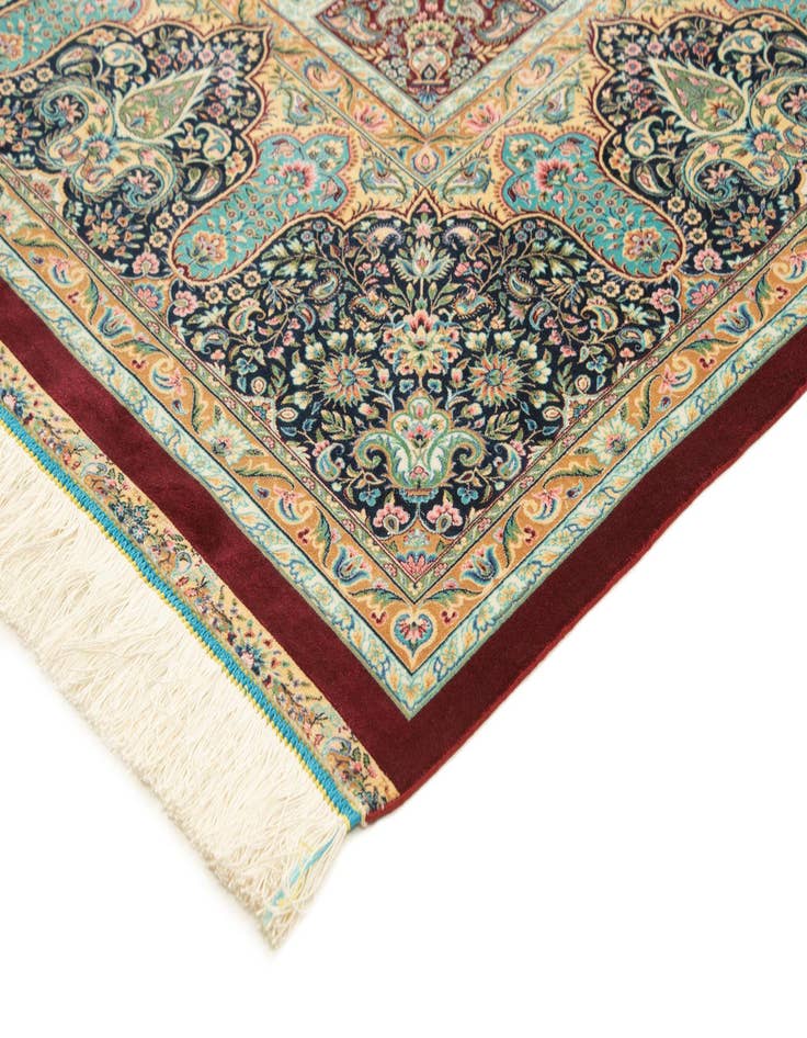 Detail image of 6' 6 x 9' 7 Ghom Design Rug