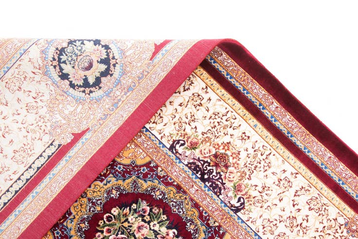 Detail image of 6' 7 x 9' 10 Ghom Design Rug