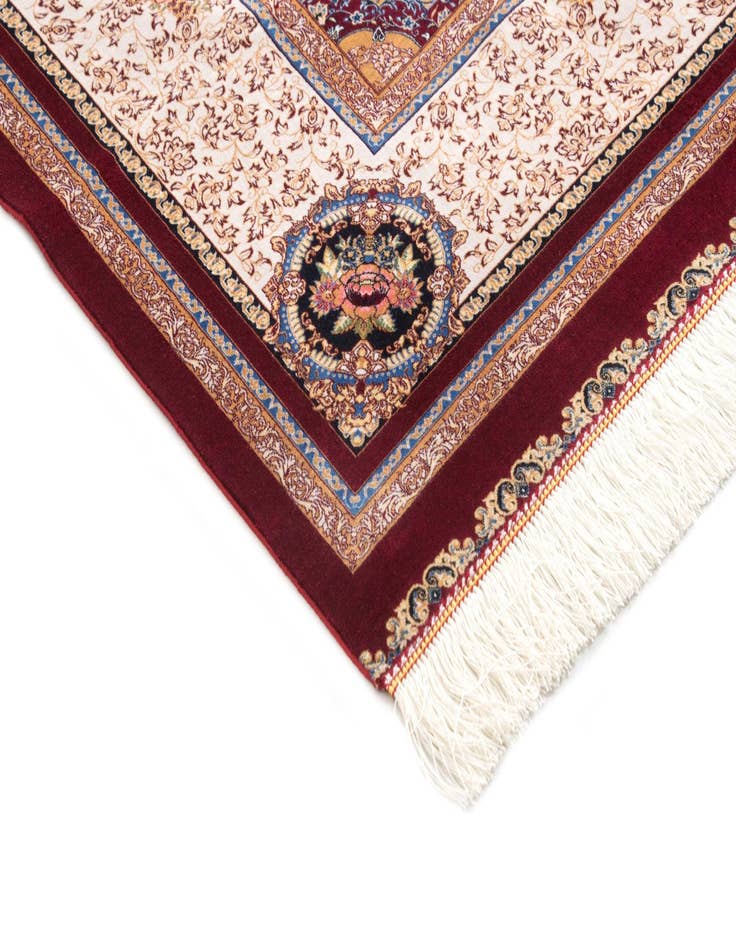 Detail image of 6' 7 x 9' 10 Ghom Design Rug