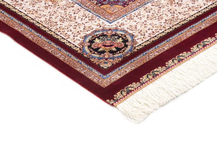 Detail image of 6' 7 x 9' 10 Ghom Design Rug