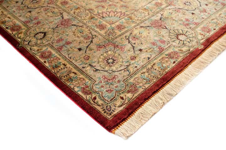 4' 4 x 6' 4 Ghom Silk Rug