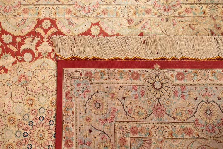 Detail image of 4' 4 x 6' 4 Ghom Silk Rug