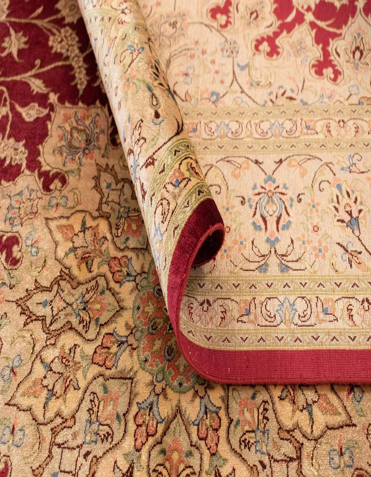 Detail image of 5' 1 x 7' 9 Ghom Silk Rug