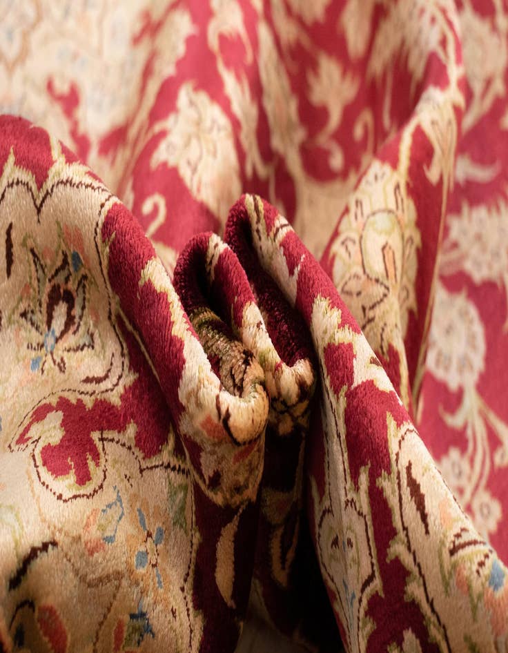 Detail image of 5' 1 x 7' 9 Ghom Silk Rug