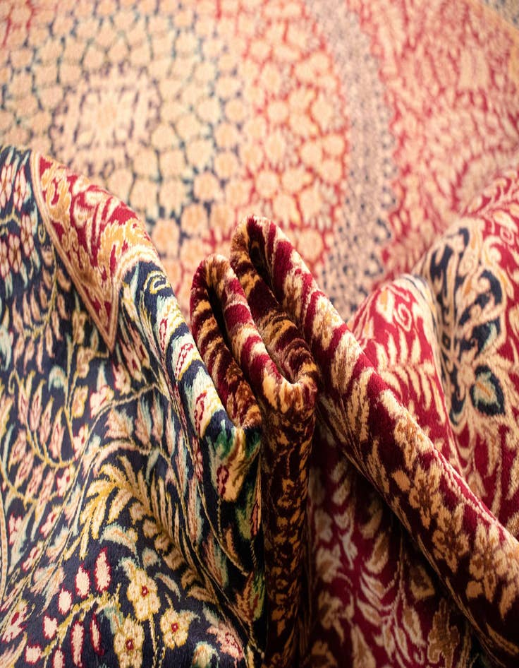 Detail image of 6' 6 x 9' 9 Ghom Silk Rug