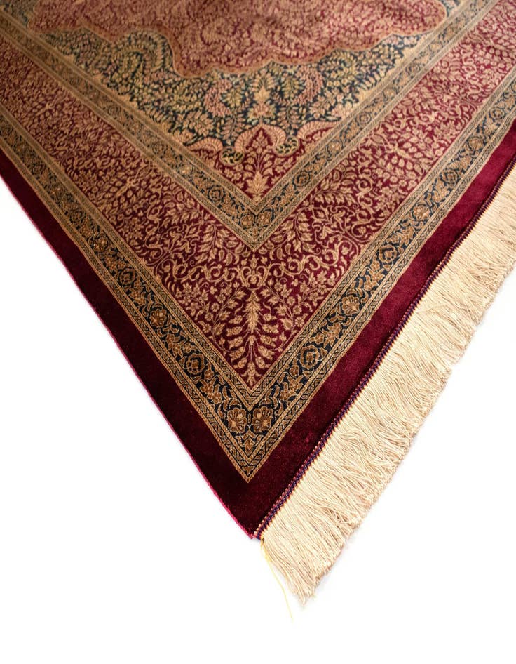 Detail image of 6' 6 x 9' 9 Ghom Silk Rug