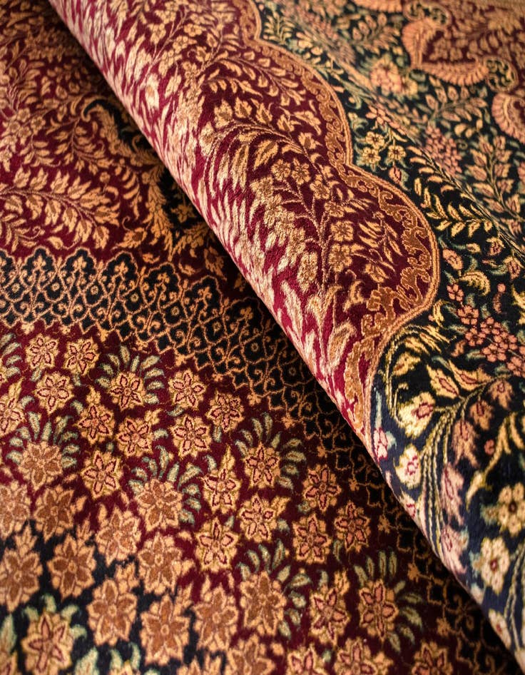 Detail image of 6' 6 x 9' 9 Ghom Silk Rug