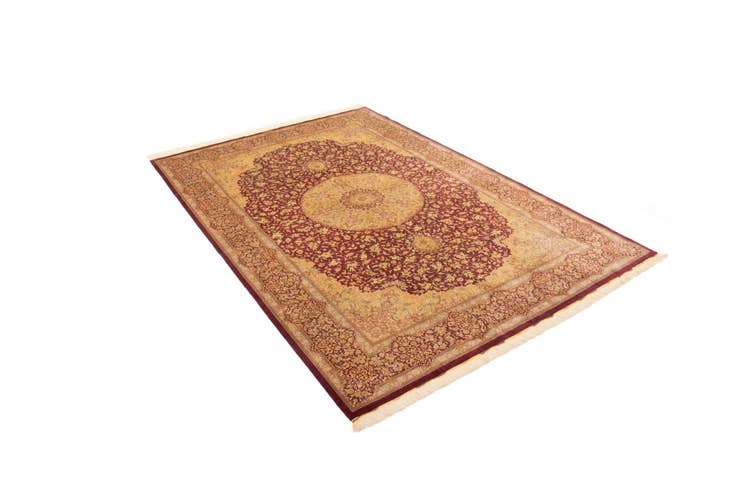 Detail image of 6' 7 x 9' 10 Ghom Silk Rug