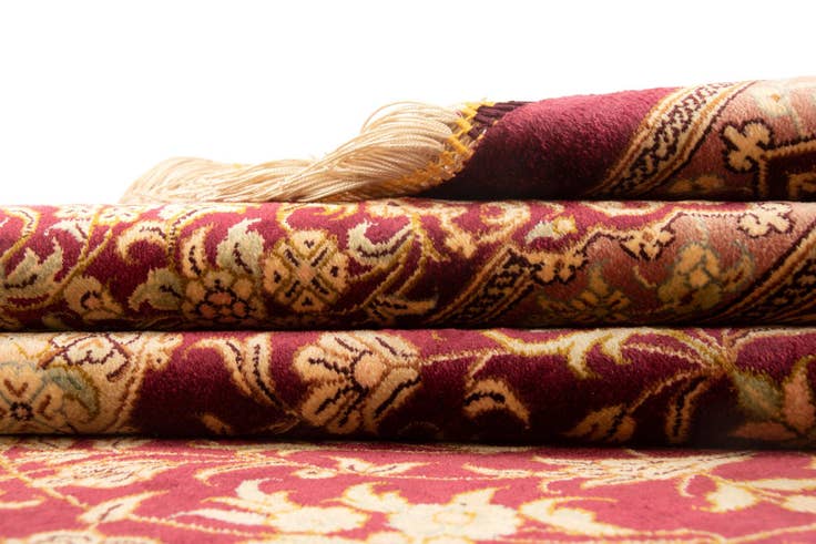 Detail image of 6' 7 x 9' 10 Ghom Silk Rug