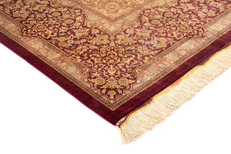 Detail image of 6' 7 x 9' 10 Ghom Silk Rug