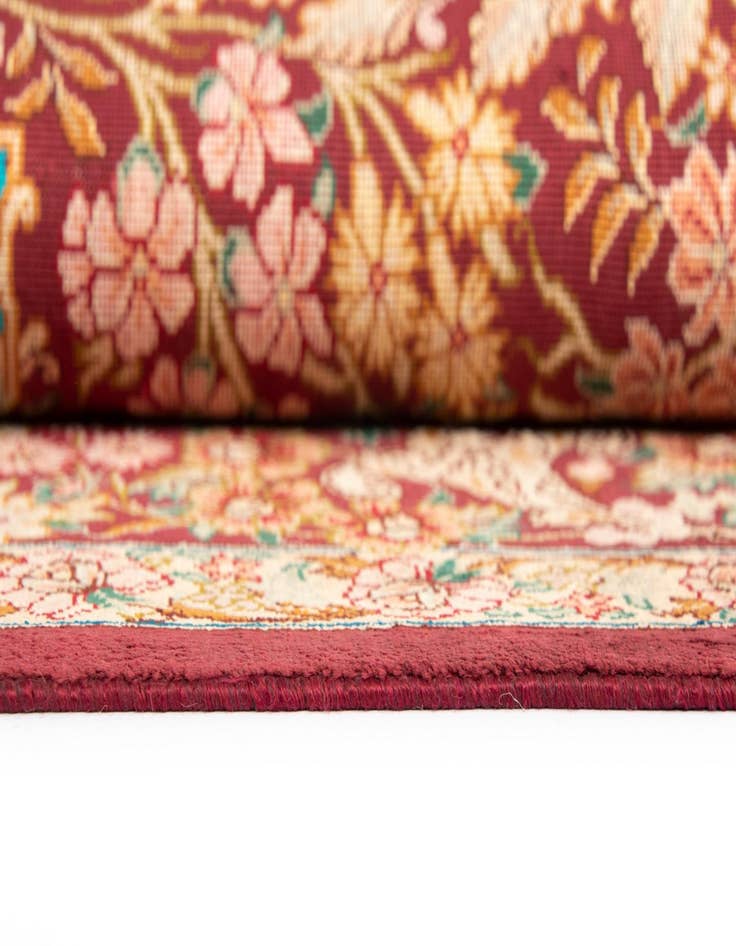 Detail image of 3' 3 x 4' 11 Ghom Silk Rug