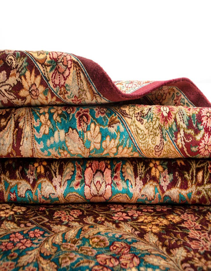 Detail image of 3' 3 x 4' 11 Ghom Silk Rug