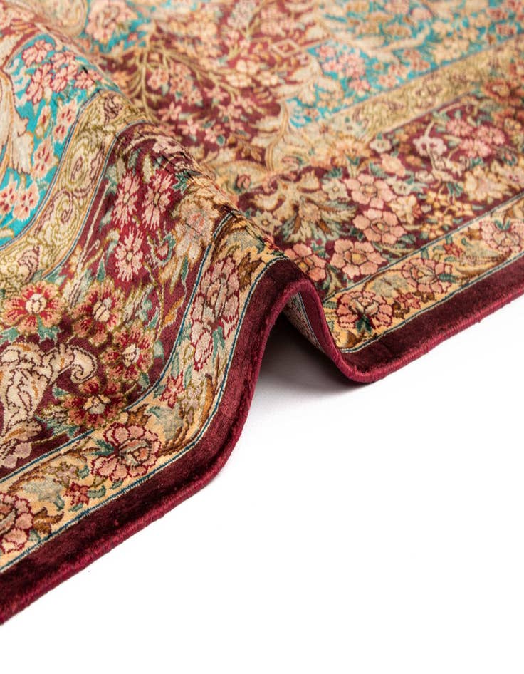 Detail image of 3' 3 x 4' 11 Ghom Silk Rug