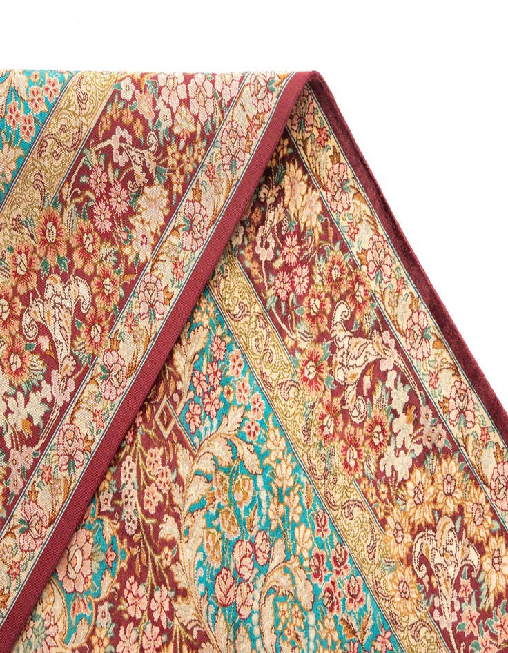 Detail image of 3' 3 x 4' 11 Ghom Silk Rug