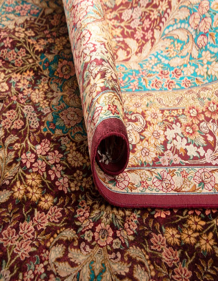 Detail image of 3' 3 x 4' 11 Ghom Silk Rug