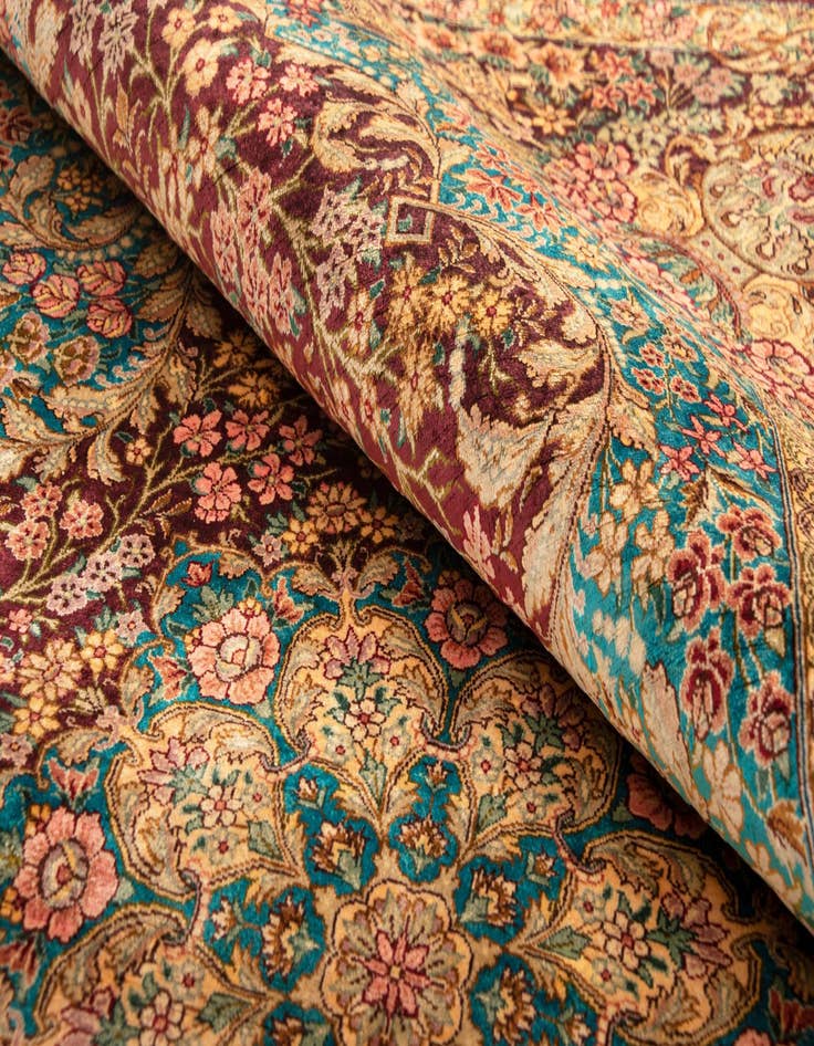 Detail image of 3' 3 x 4' 11 Ghom Silk Rug