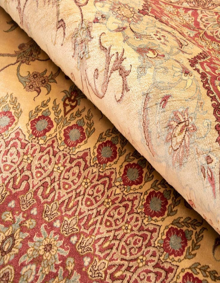 Detail image of 5' 3 x 8' Ghom Silk Rug