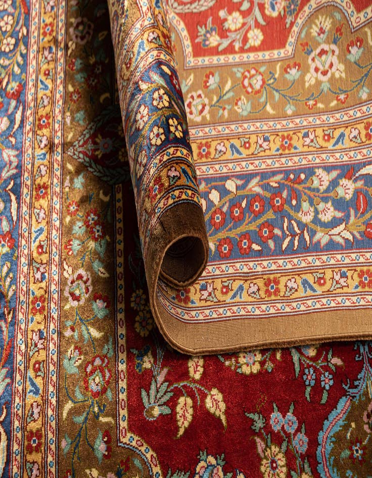 Detail image of 2' 7 x 4' Ghom Silk Rug
