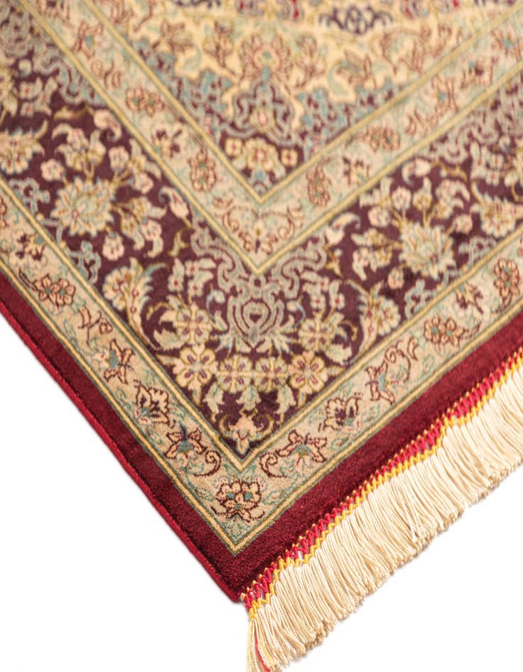 Detail image of 3' 3 x 4' 10 Ghom Silk Rug