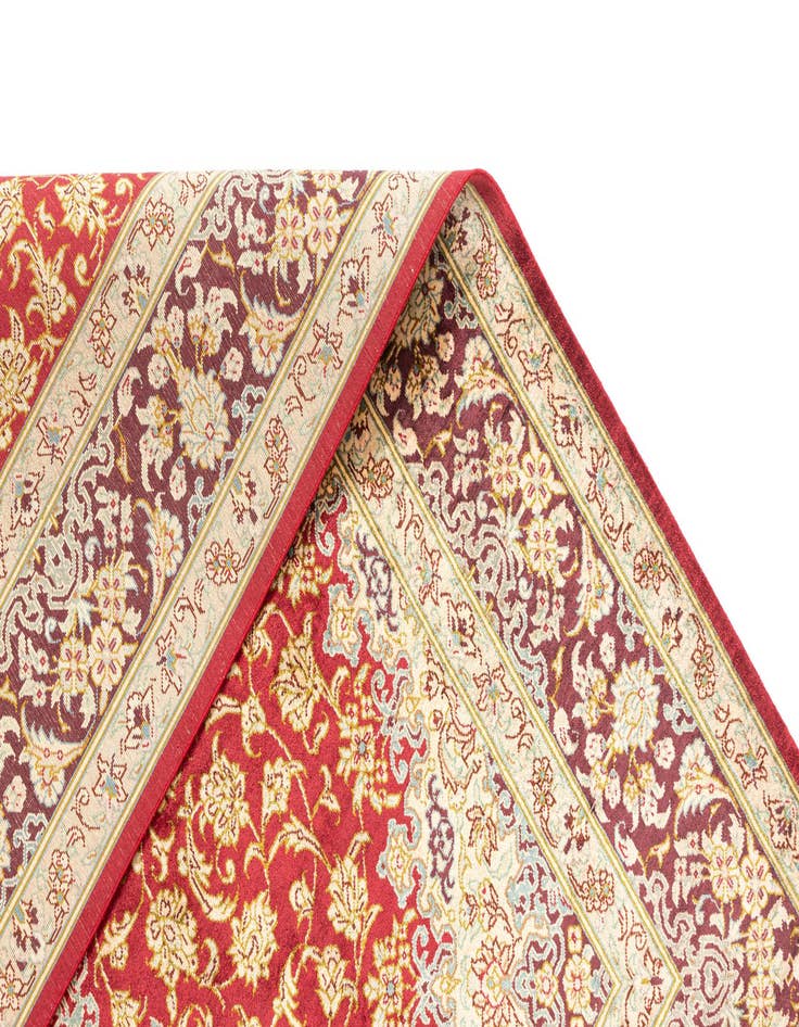 Detail image of 3' 3 x 4' 10 Ghom Silk Rug