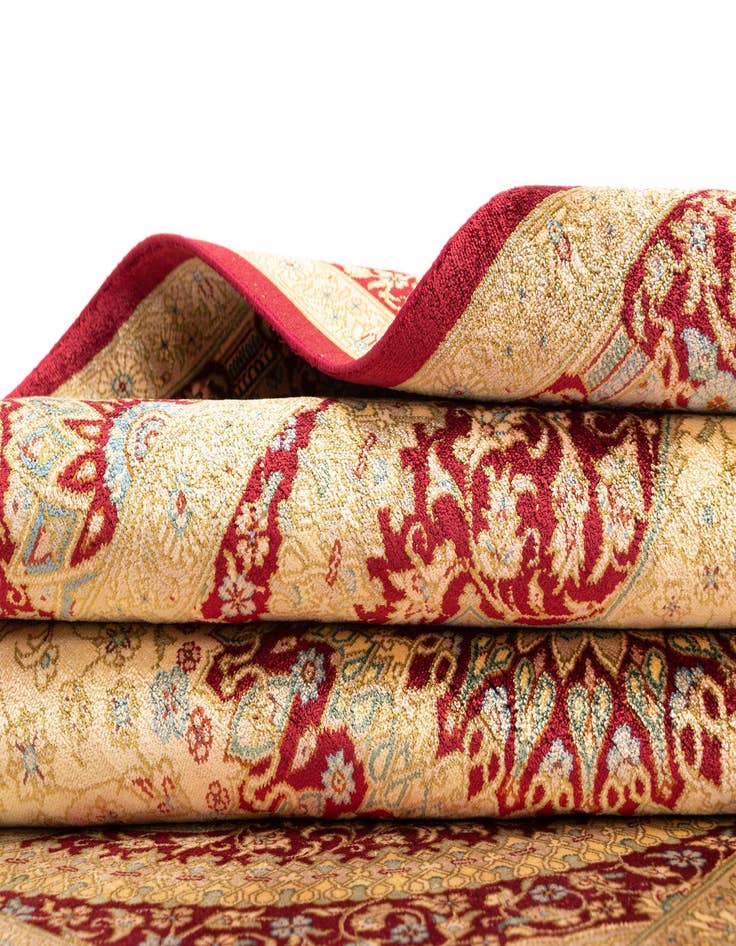 Detail image of 3' 3 x 4' 10 Ghom Silk Rug