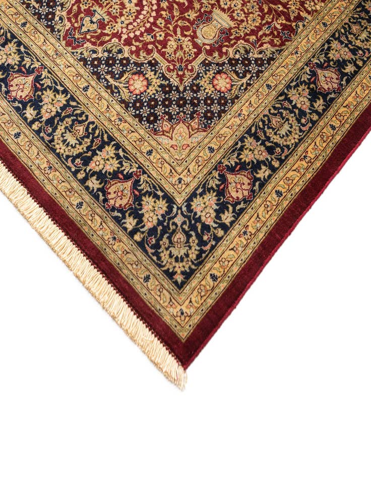 Detail image of 3' 2 x 4' 10 Ghom Silk Rug