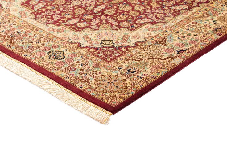 Detail image of 3' 3 x 4' 11 Ghom Silk Rug