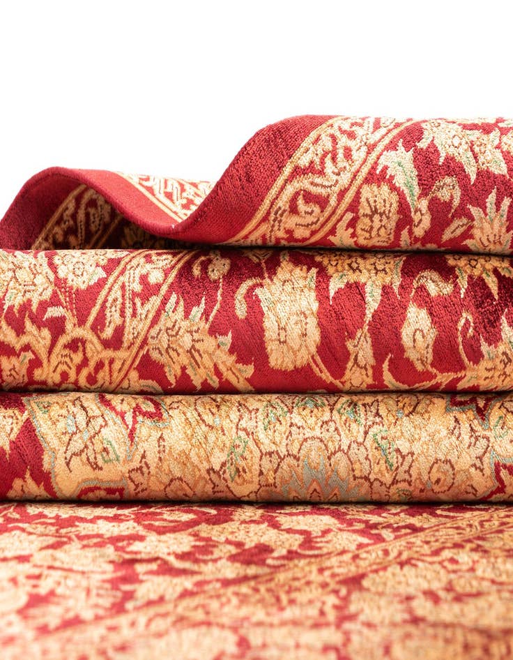 Detail image of 3' 3 x 4' 10 Ghom Silk Rug