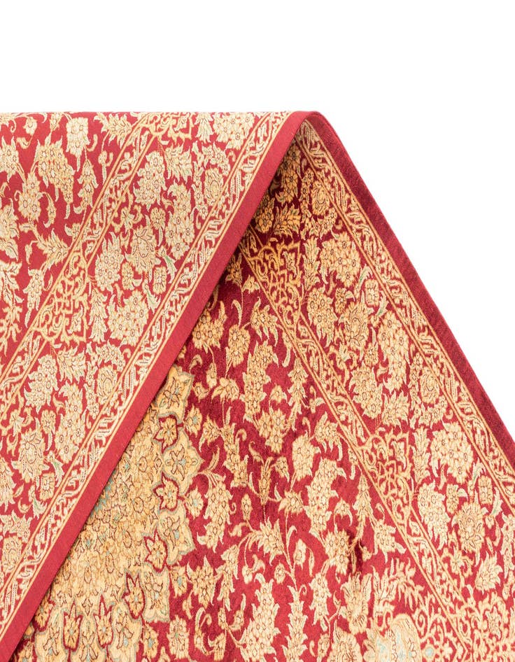 Detail image of 3' 3 x 4' 10 Ghom Silk Rug